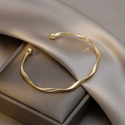 Hot Sale Exaggerate Individuality Metal Smooth Surface Water Drop Bangle for Woman  Adjustable Bracelet Paty Jewelry Daily Wear
