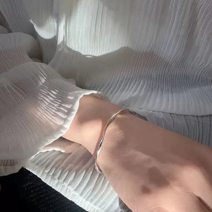 2025 New Fashion Creative Unique Design Style Minimalist Geometric Bending Shape Adjustable Bracelet, Suitable For Mothers to Se